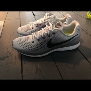 Men’s Nike Pegasus size 12.5